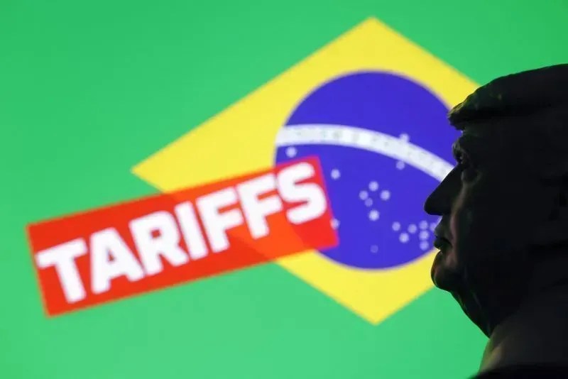 Tarifaço se torna tema central na disputa entre Lula e Flávio Bolsonaro
