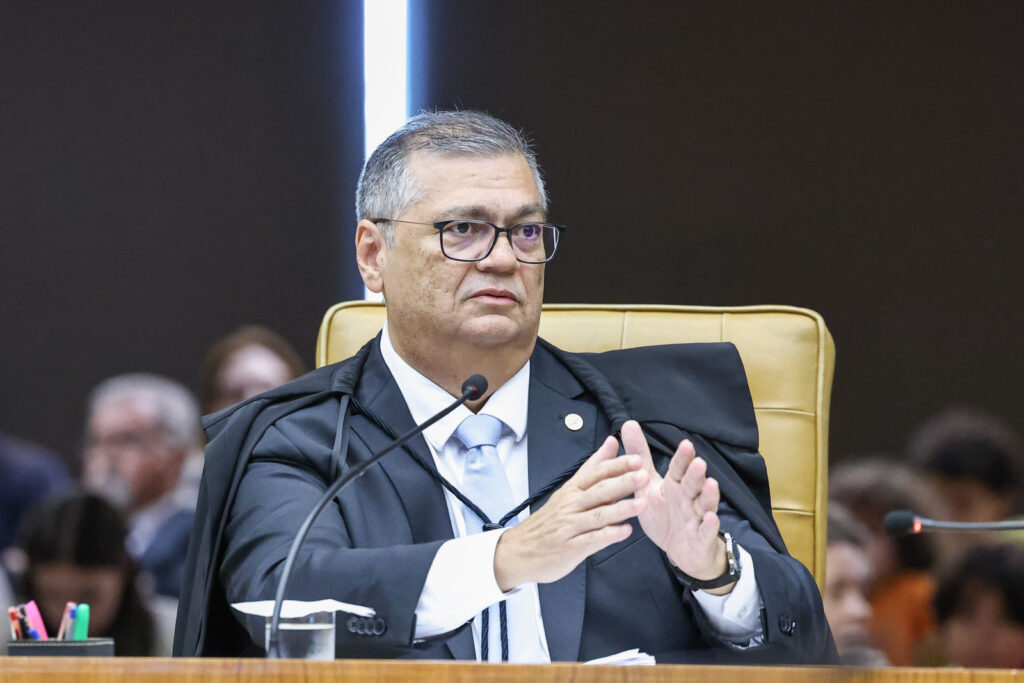 TCU analisa pedido de servidores do Congresso sobre teto salarial