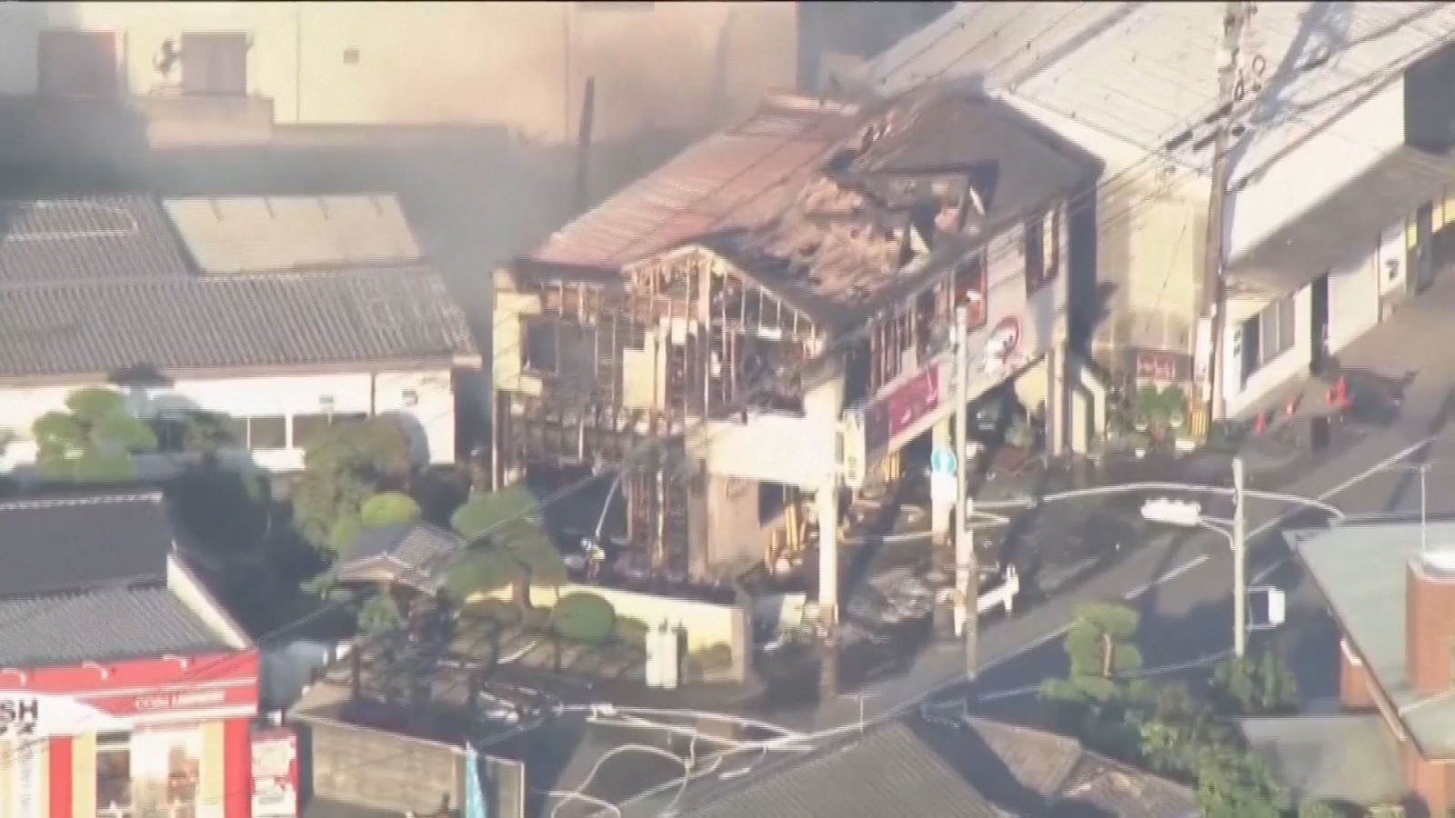 Terremoto em Kumamoto derruba shopping; há mortos e funcionários sumidos