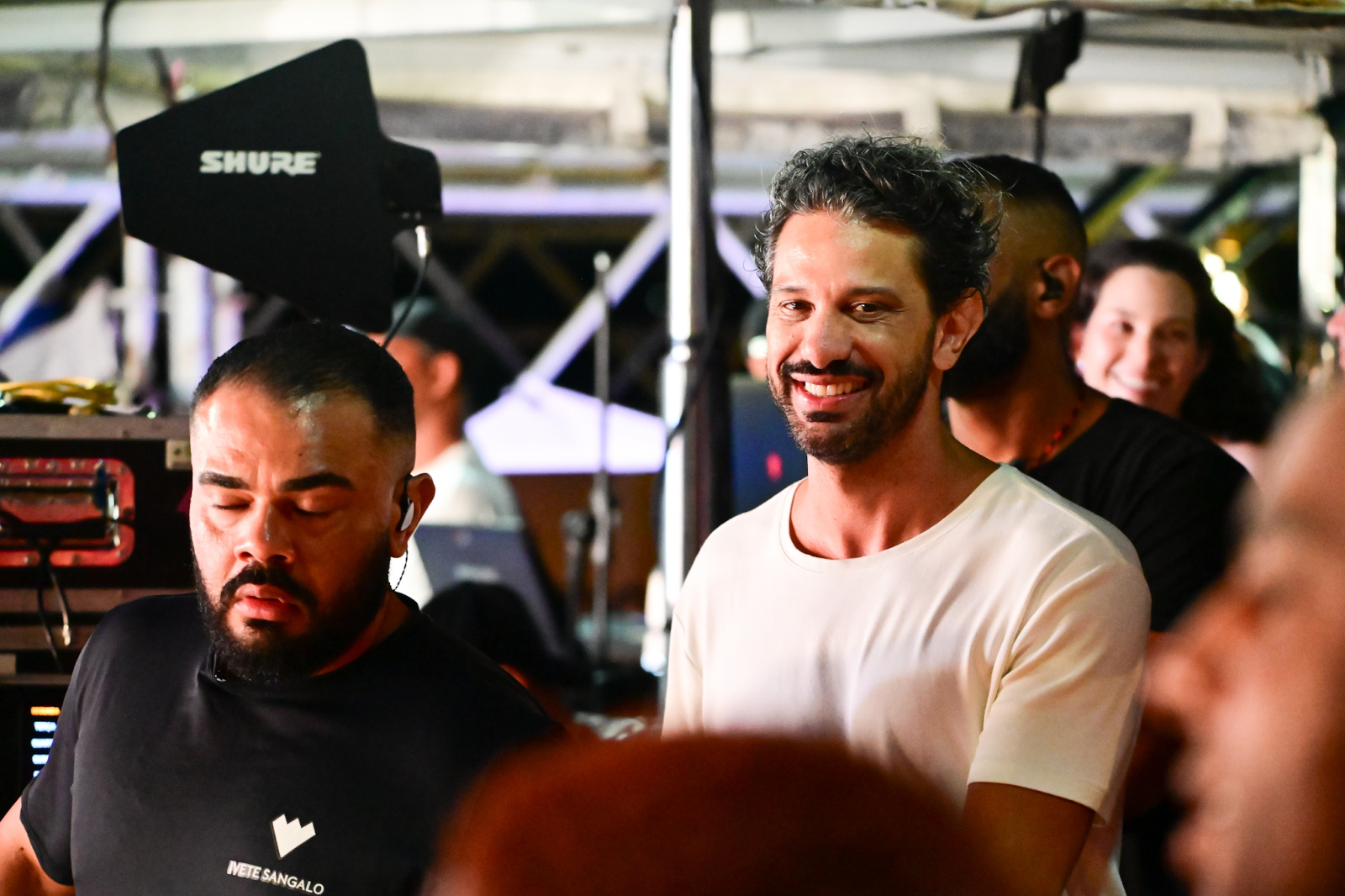 Thiago Maia curte Ivete Sangalo em trio elétrico no festival de Fortaleza