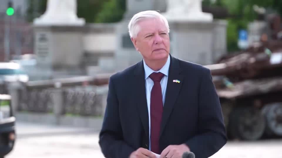 Tráfego pelo Estreito de Ormuz diminui após fechamento anunciado pelo Irã