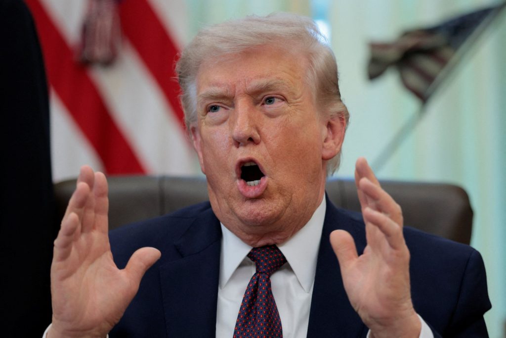 Trump comanda celebração do 250º aniversário dos EUA com fogos e calor intenso