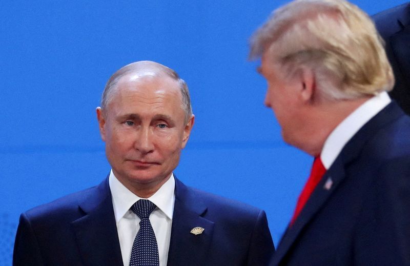 Trump oferece ajuda a Putin para resolver guerra na Ucrânia em ligação