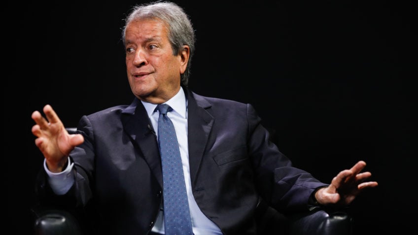 Valdemar busca unir Michelle e Flávio Bolsonaro em aliança política