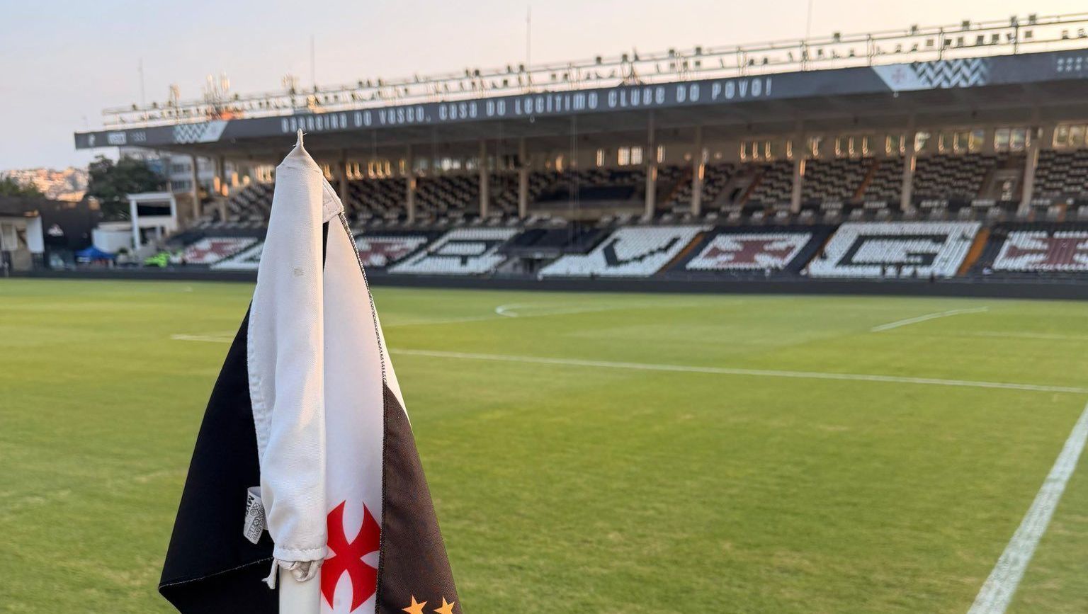 Vasco recebe Independiente Medellín com vaga na Sul-Americana em jogo decisivo