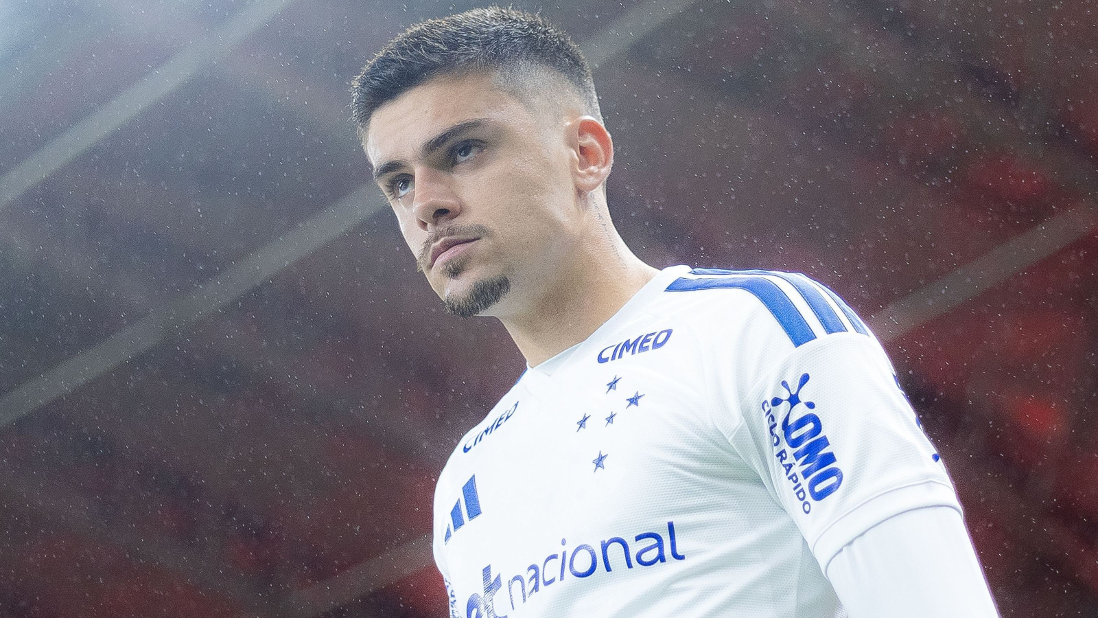 Zé Lucas chega ao Cruzeiro e mira Libertadores aos 18 anos