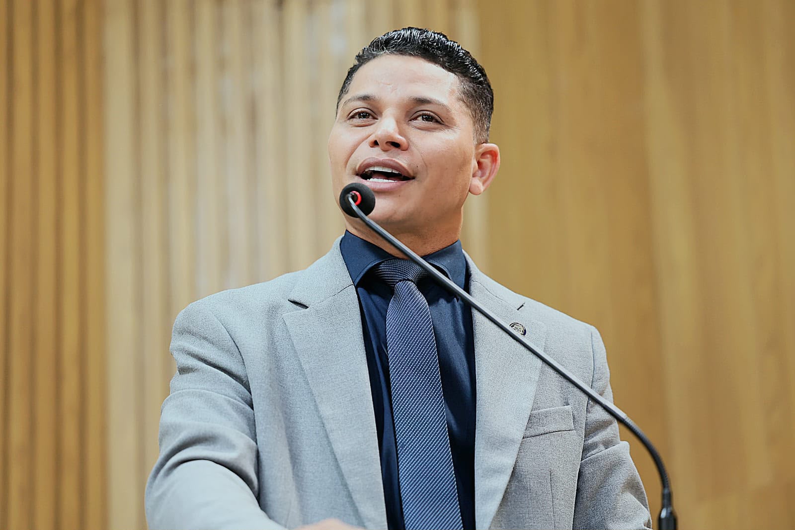 PL de Soneca que homenageia ex-líder sindical aguarda sanção da prefeita para virar Lei