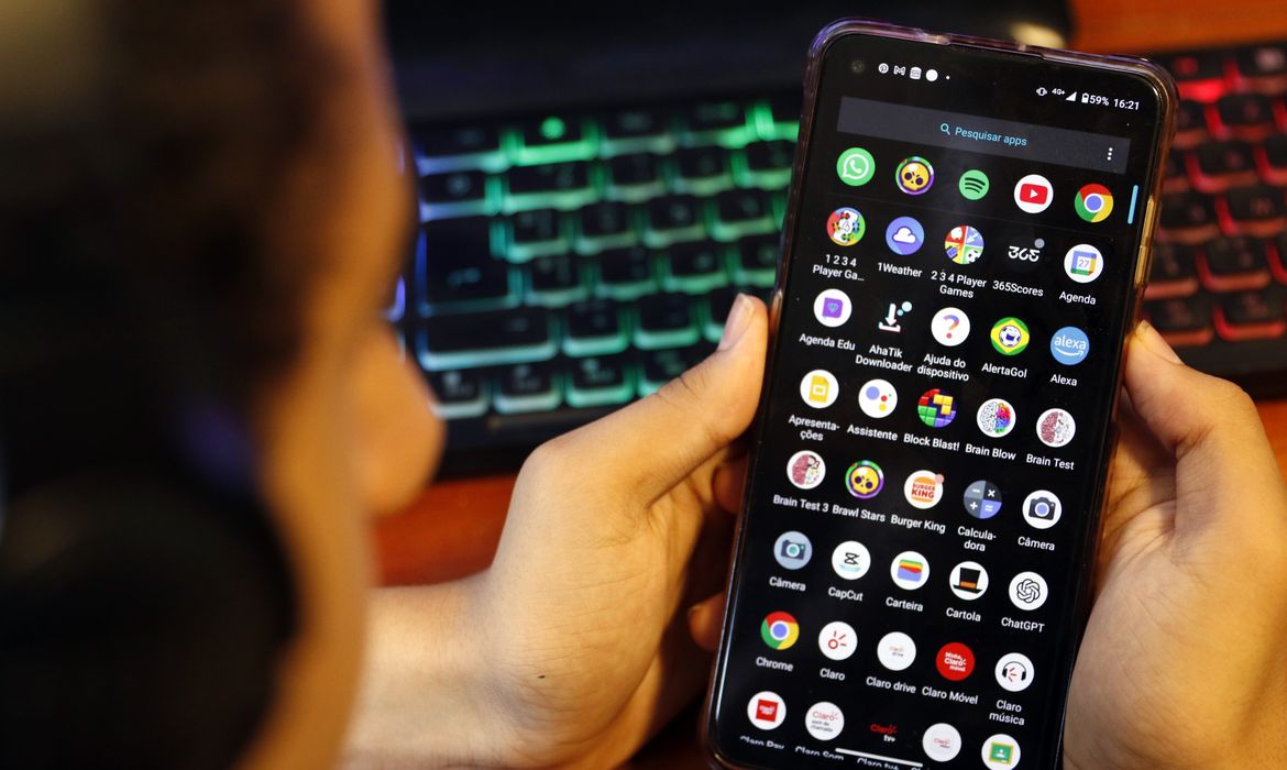 AGU cobra Discord por medidas imediatas para proteger menores