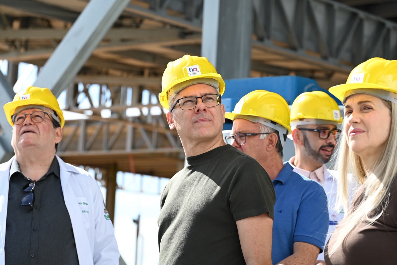 Alessandro Vieira apresenta obras e vistoria hospitais em Lagarto