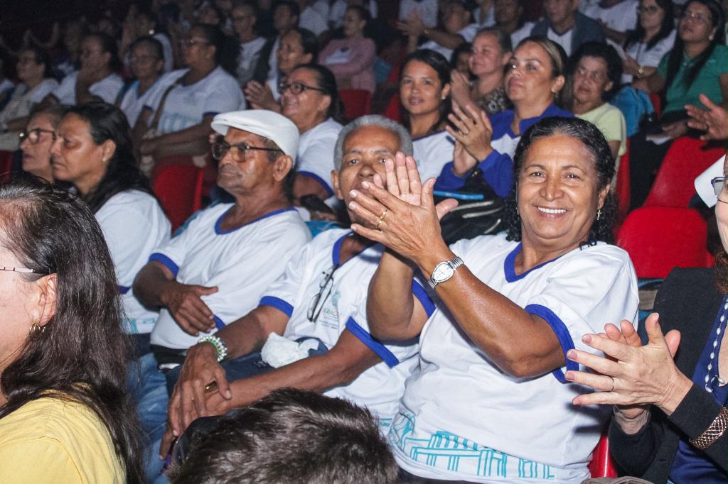 Alunos da EJA de Aracaju têm noite cultural no Circo Portugal