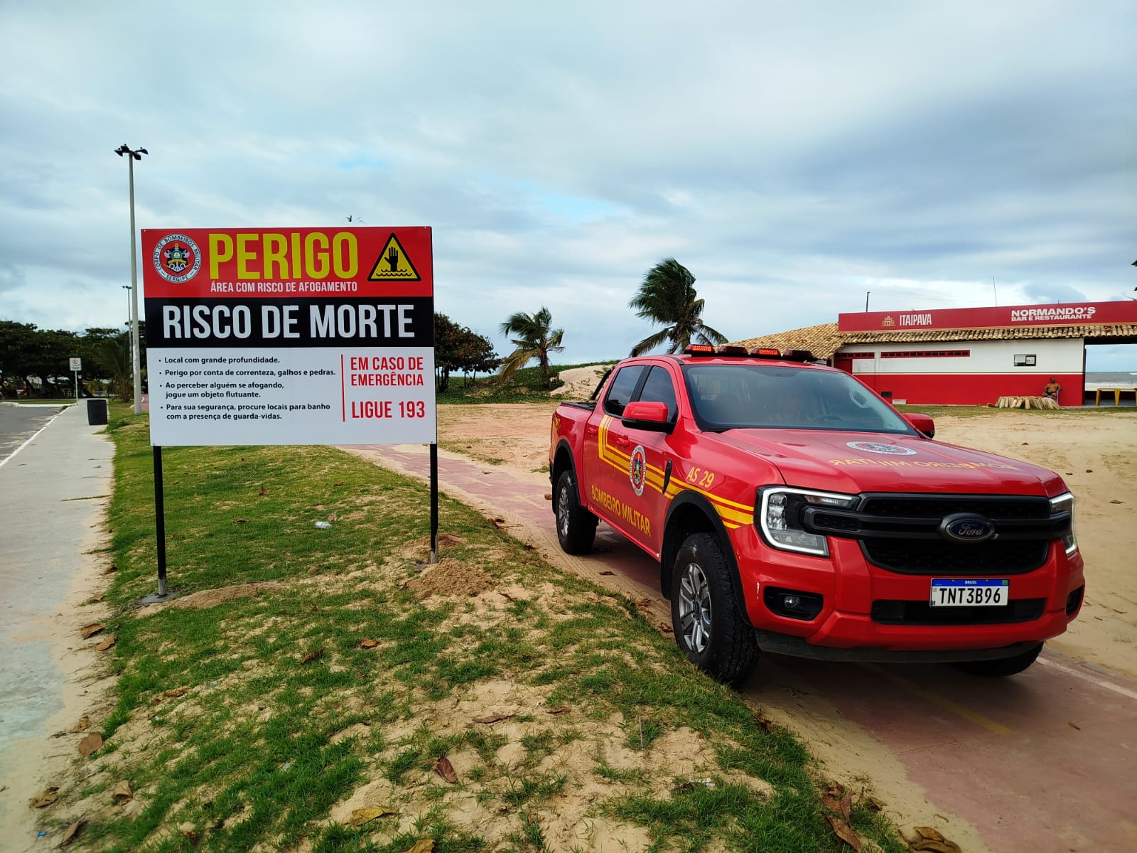 Aracaju sinaliza Praia dos Artistas após afogamentos