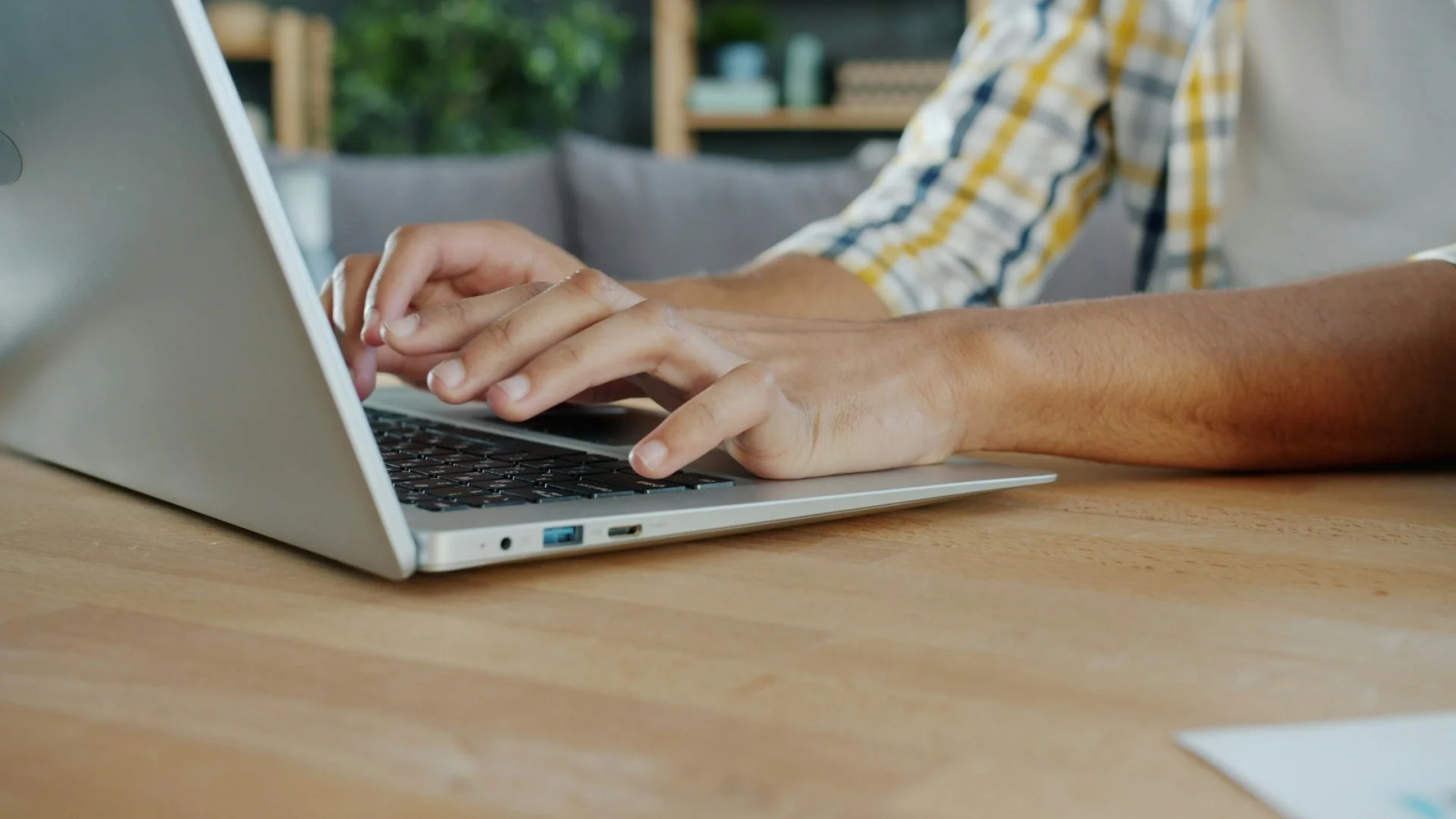 Atualize seu plano de internet e economize até R$ 600 por ano