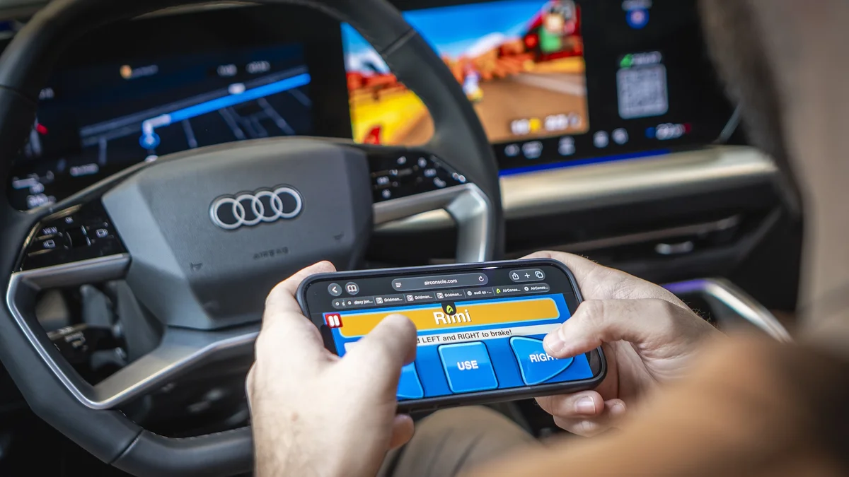 Audi lança Audi Connect no Brasil com IA, chave digital e navegação