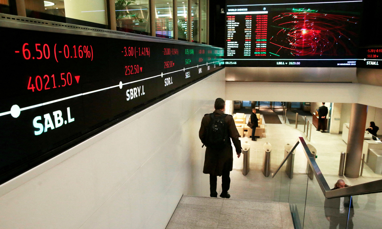Bolsas europeias sobem com queda do petróleo e avanços em negociações