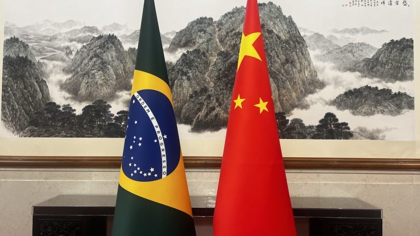 Brasil amplia laços financeiros com a China via Pix e panda bonds