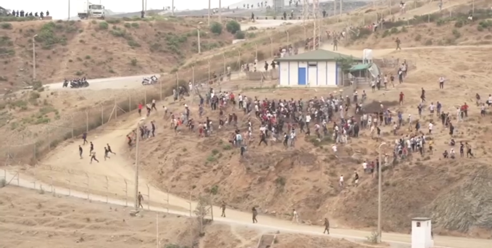 Caos em Ceuta: 49 mil migrantes cruzam fronteira em 24 horas