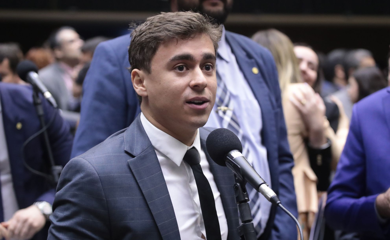 Charlles Evangelista deixa chapa de Roscoe e anuncia candidatura ao Congresso