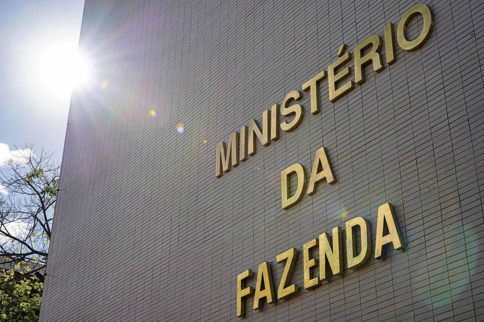 Déficit das estatais atinge R$ 1,5 bi em junho, aponta BC