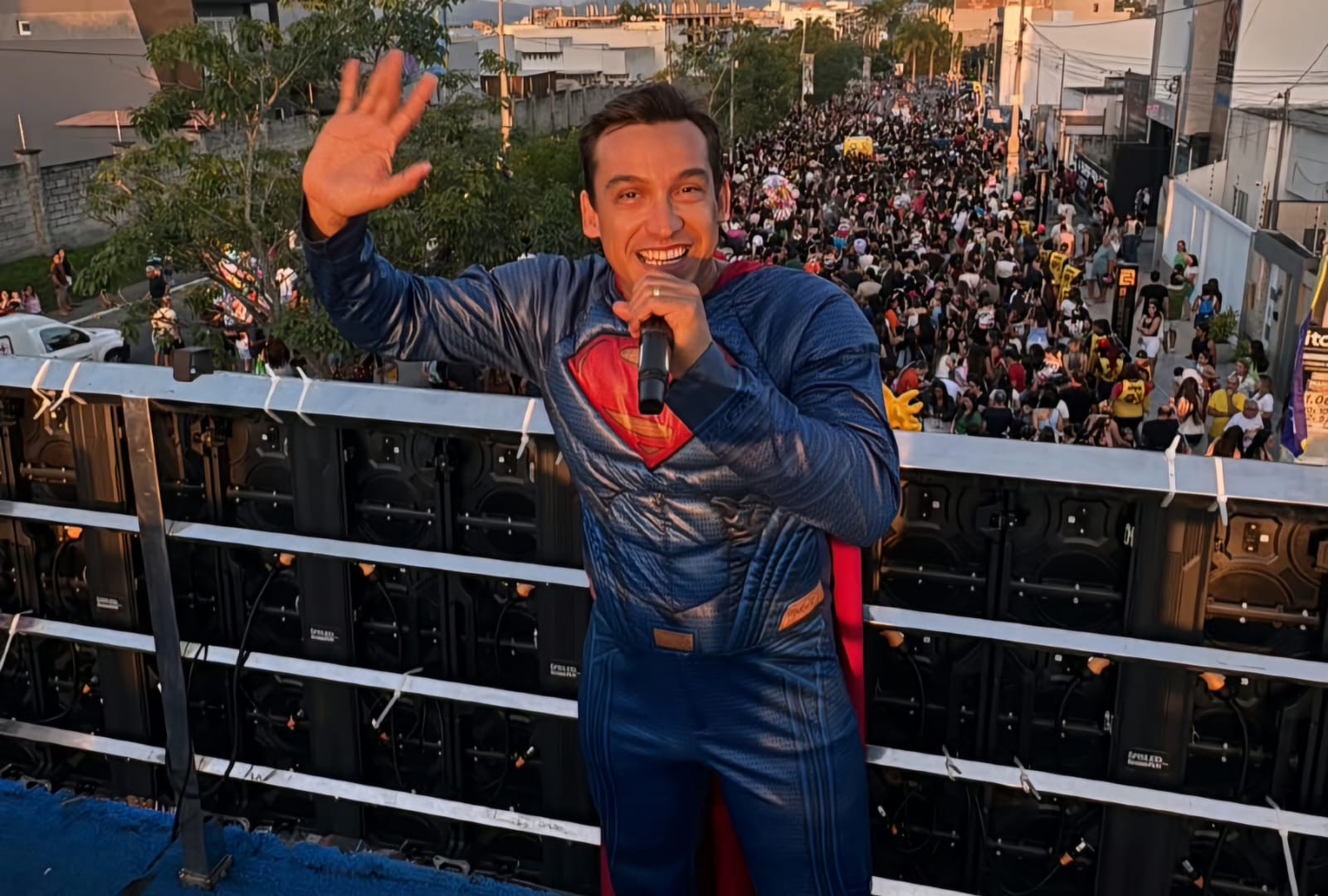 Thiago Sol prepara show especial para celebrar os 7 anos da banda Sol Kids no próximo domingo