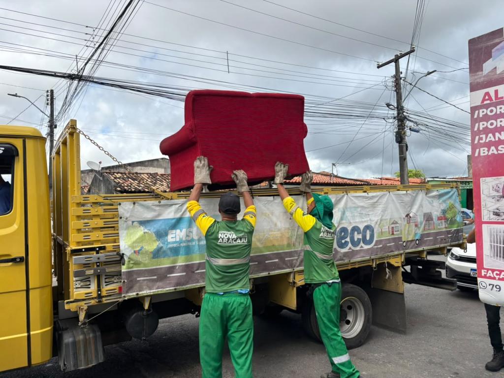 Emsurb reforça limpeza e educação ambiental no bairro América