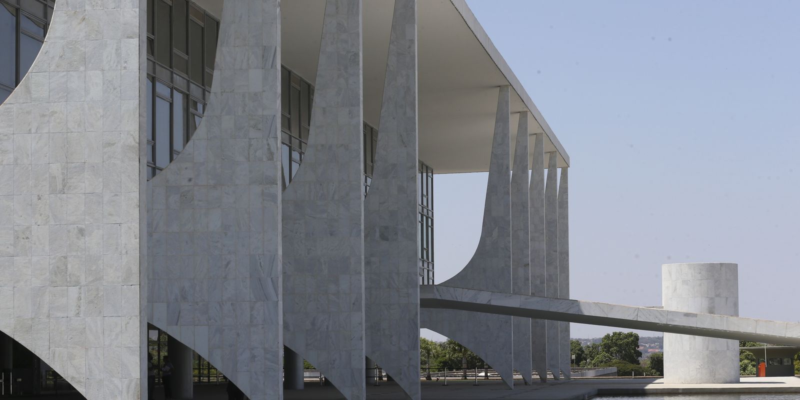 Entenda as funções de presidente, vice e governadores para 2026