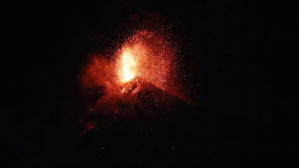 Erupção de Fuego obriga evacuação de 1.699 pessoas na Guatemala