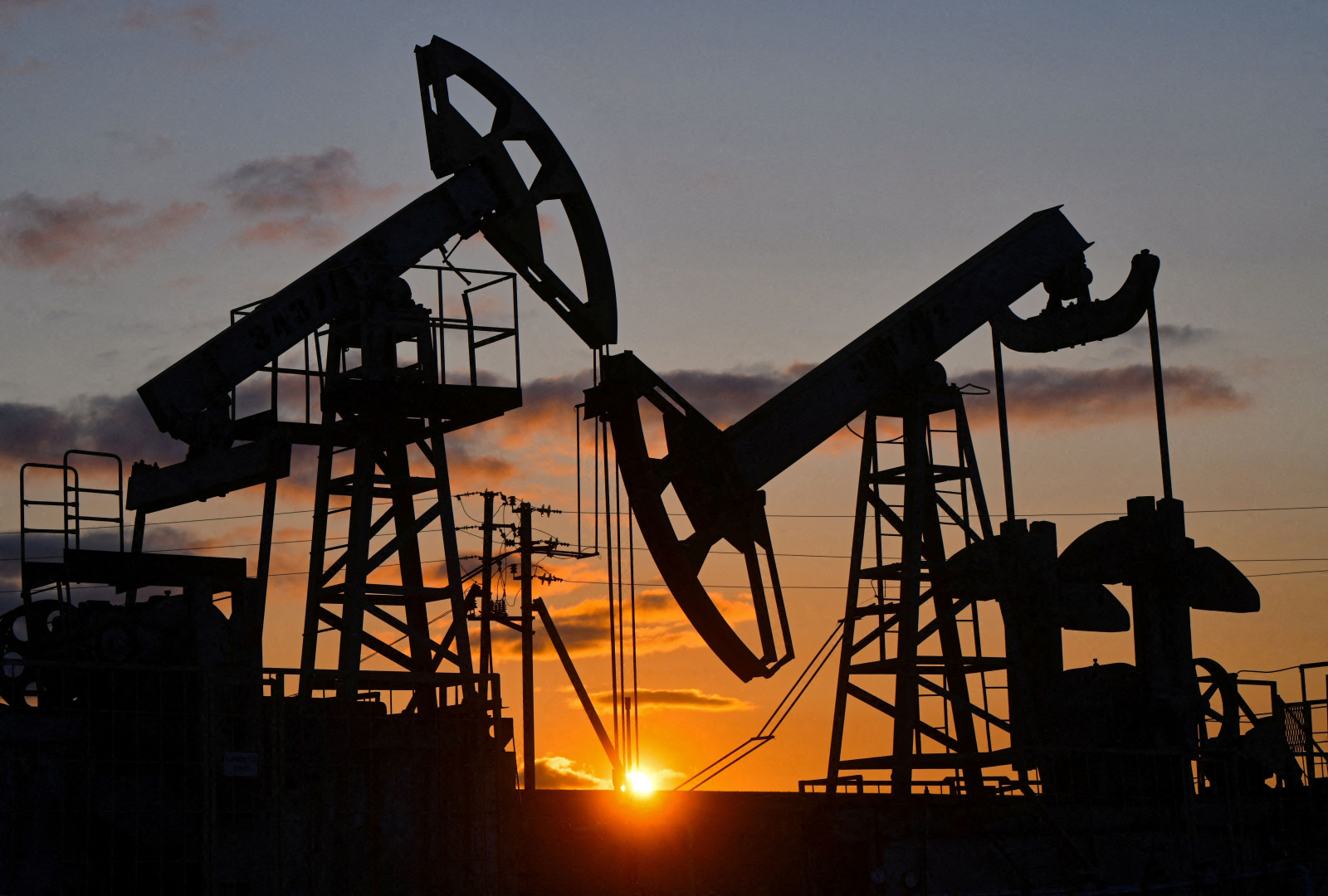 EUA dizem que petróleo flui normalmente, mas dados de tráfego contradizem