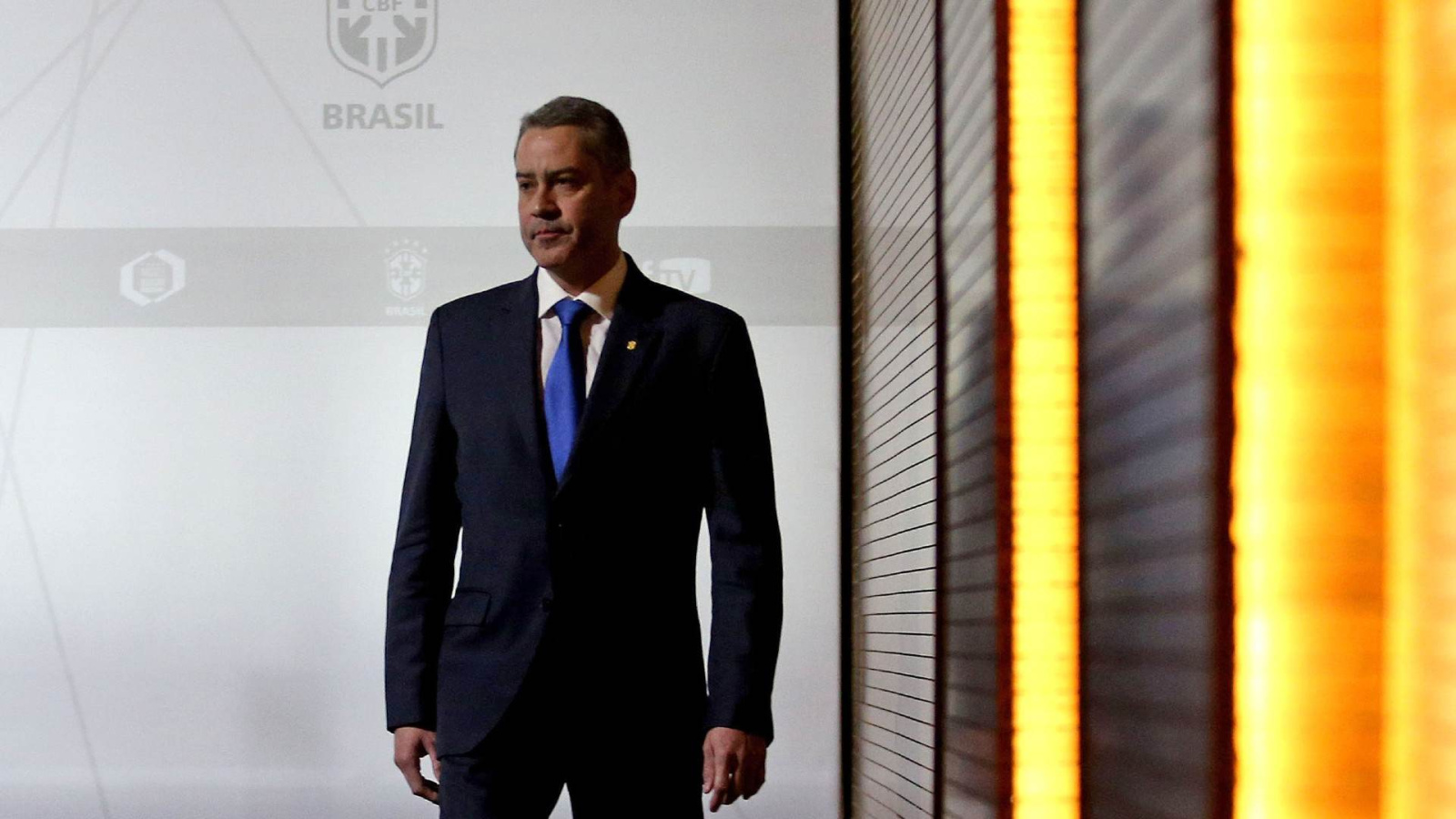 Fifa admite erro na venda de ações e pede desculpas a associações