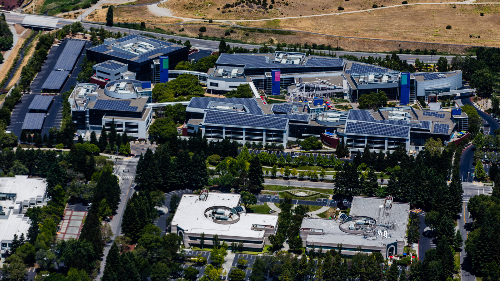 Google libera AI Plus grátis por 12 meses para estudantes