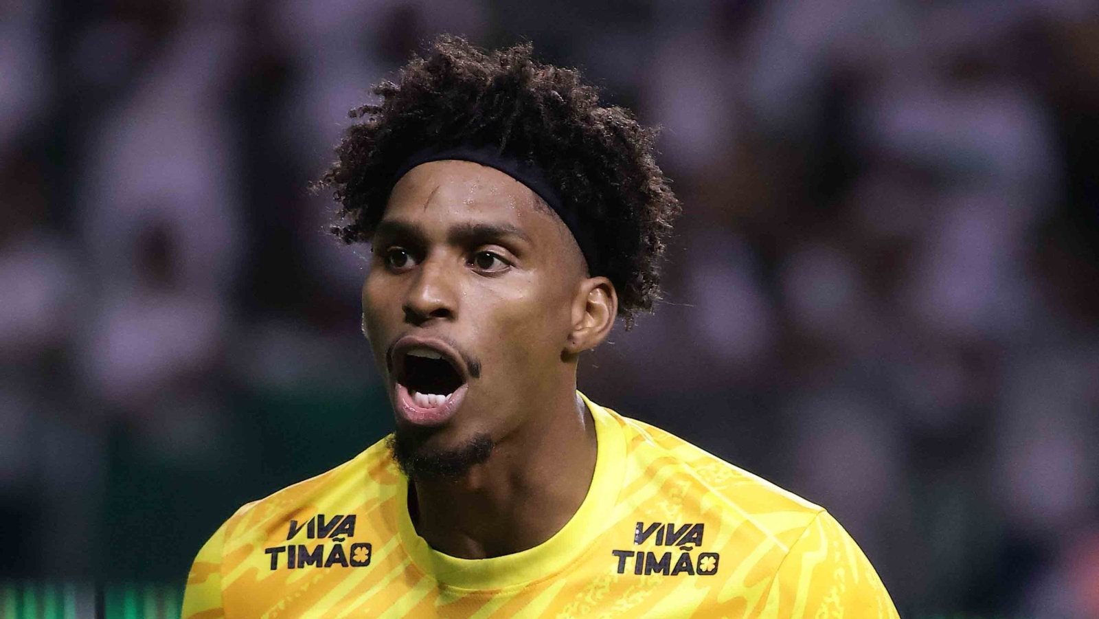Hugo Souza acusa torcida do Rosario Central de racismo na Libertadores