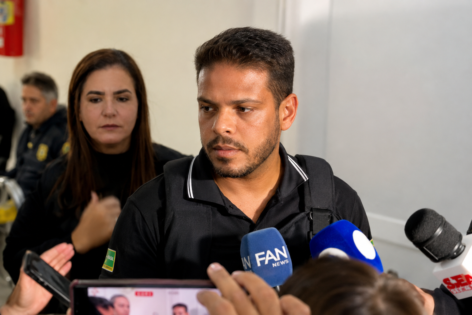 “Não tem vinculação até o momento”, diz delegado sobre operação que investiga contratos da Emsurb e a apreensão de R$ 240 mil com servidor da educação