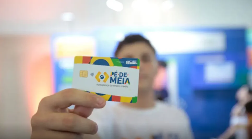 Estudantes nascidos em novembro e dezembro recebem parcela do Pé-de-Meia nesta segunda (31)
