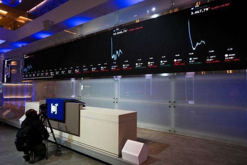 Investidores com 60+ disparam 358% na B3 em uma década