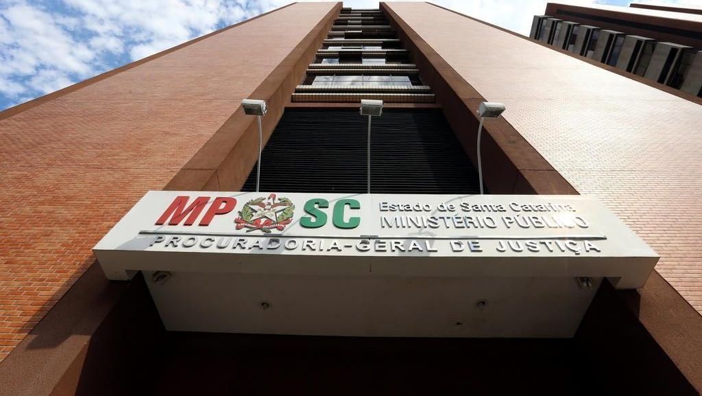 Justiça condena cirurgião por negligência em lipoaspiração em SP