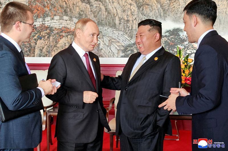 Kim Jong-Un reafirma laços com Putin durante Dia da Libertação
