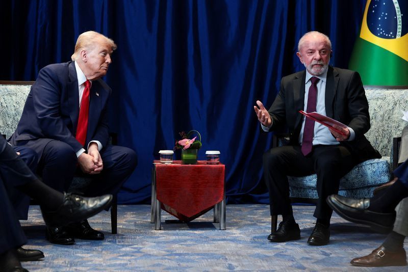 Lula avalia ligar para Trump para tentar reduzir tensão Brasil-EUA