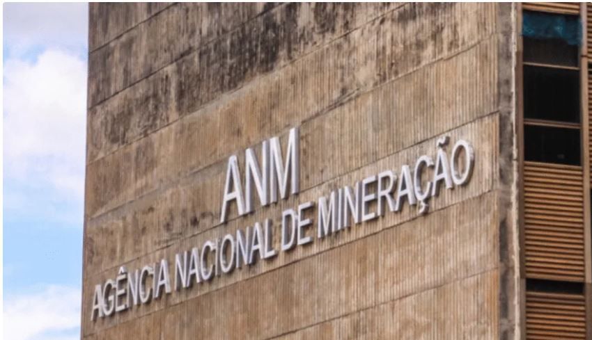Malásia exige guia em 189 trilhas após onda de resgates