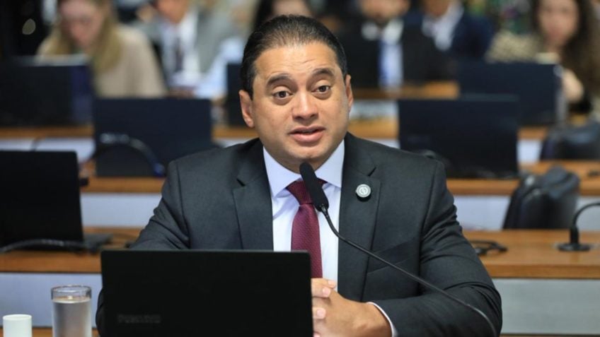 Mendonça determina buscas contra 11 investigados ligados a Weverton Rocha