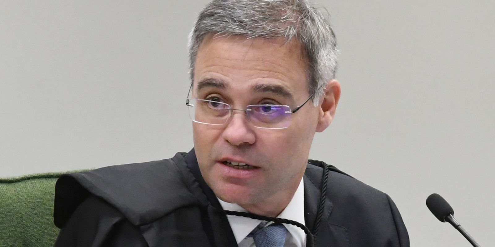 Mendonça propõe norma para barrar deepfakes que enganem eleitores em 2026