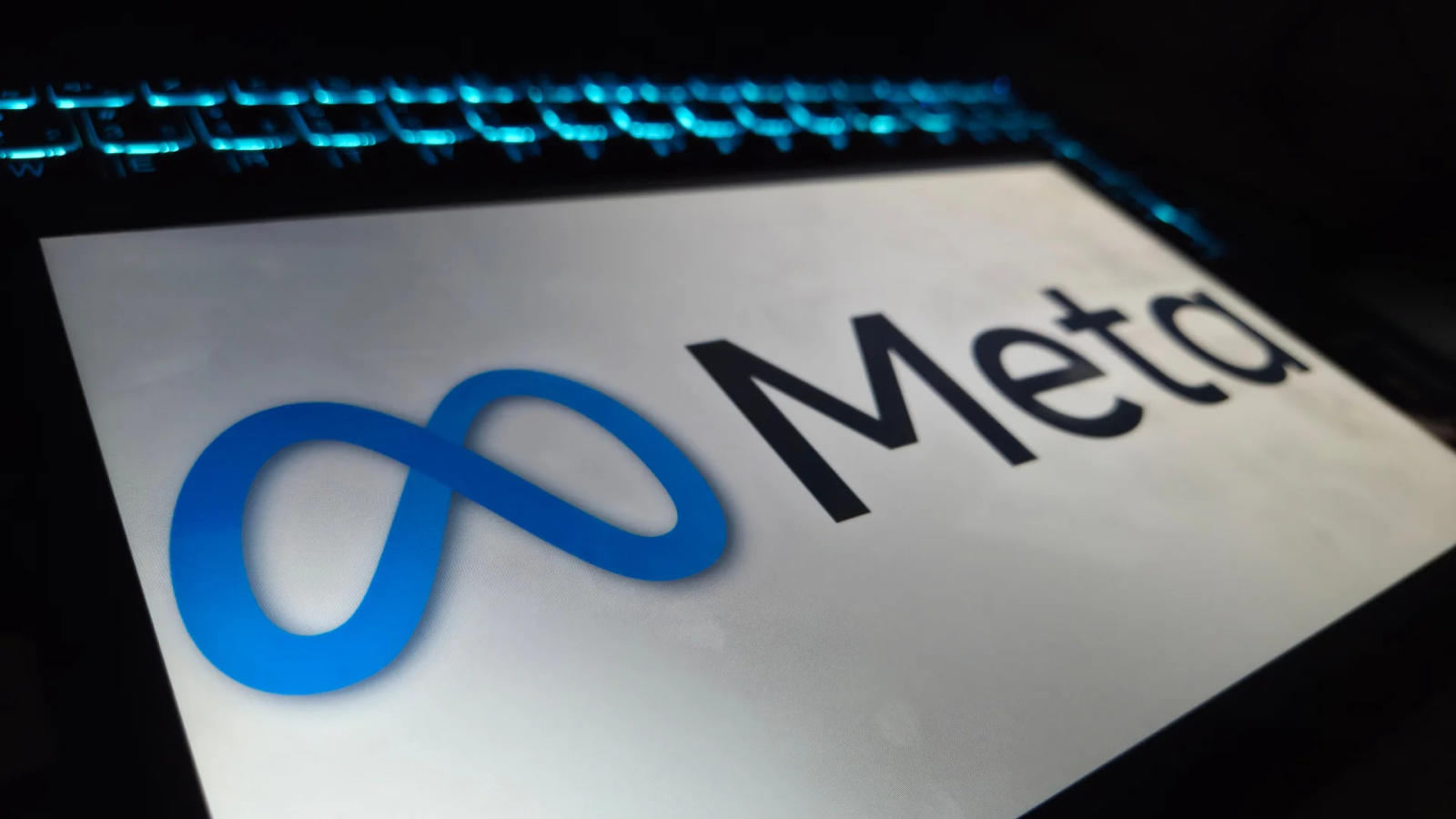 Meta lança Muse Code, IA que cria e valida código em grandes repositórios
