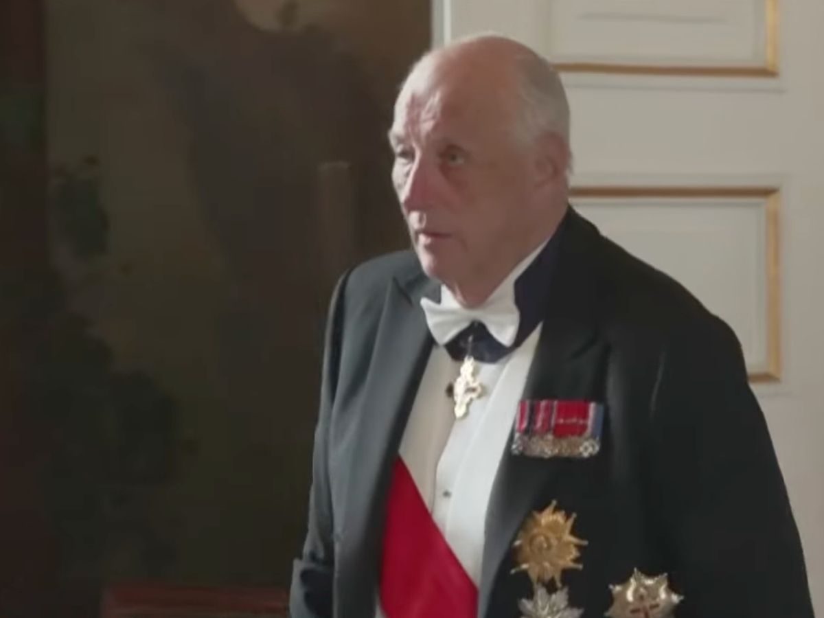 Morre o rei Harald V da Noruega, Haakon assume o trono