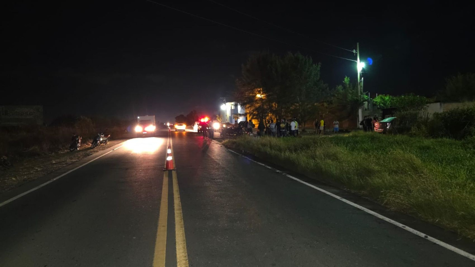 Motorista vira à esquerda e atinge motocicleta na SE-170; mulher de 26 morre