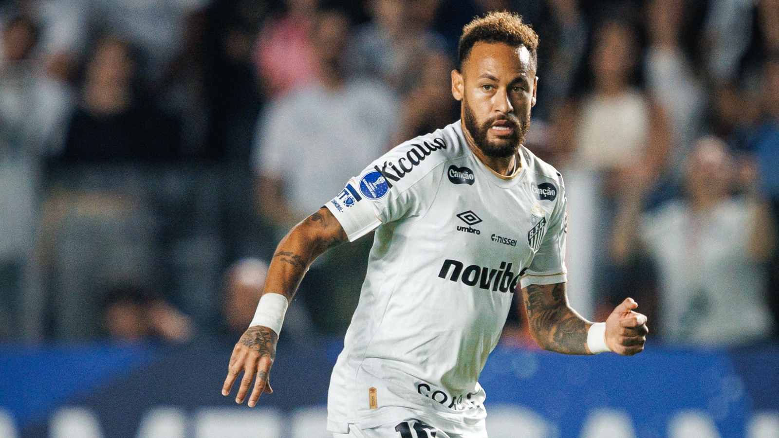 Neymar ficou 'muito chateado' após Copa, mas garante seguir no Santos