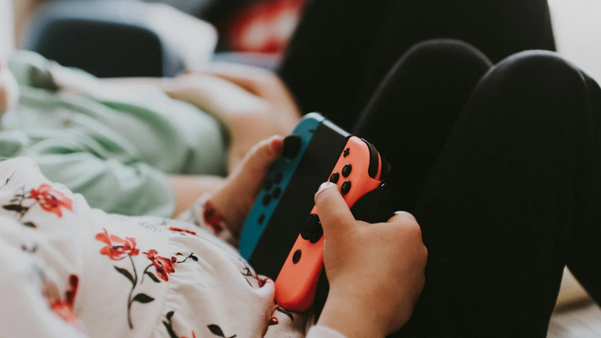 Pai empreendedor usa jogos digitais para conciliar trabalho e família