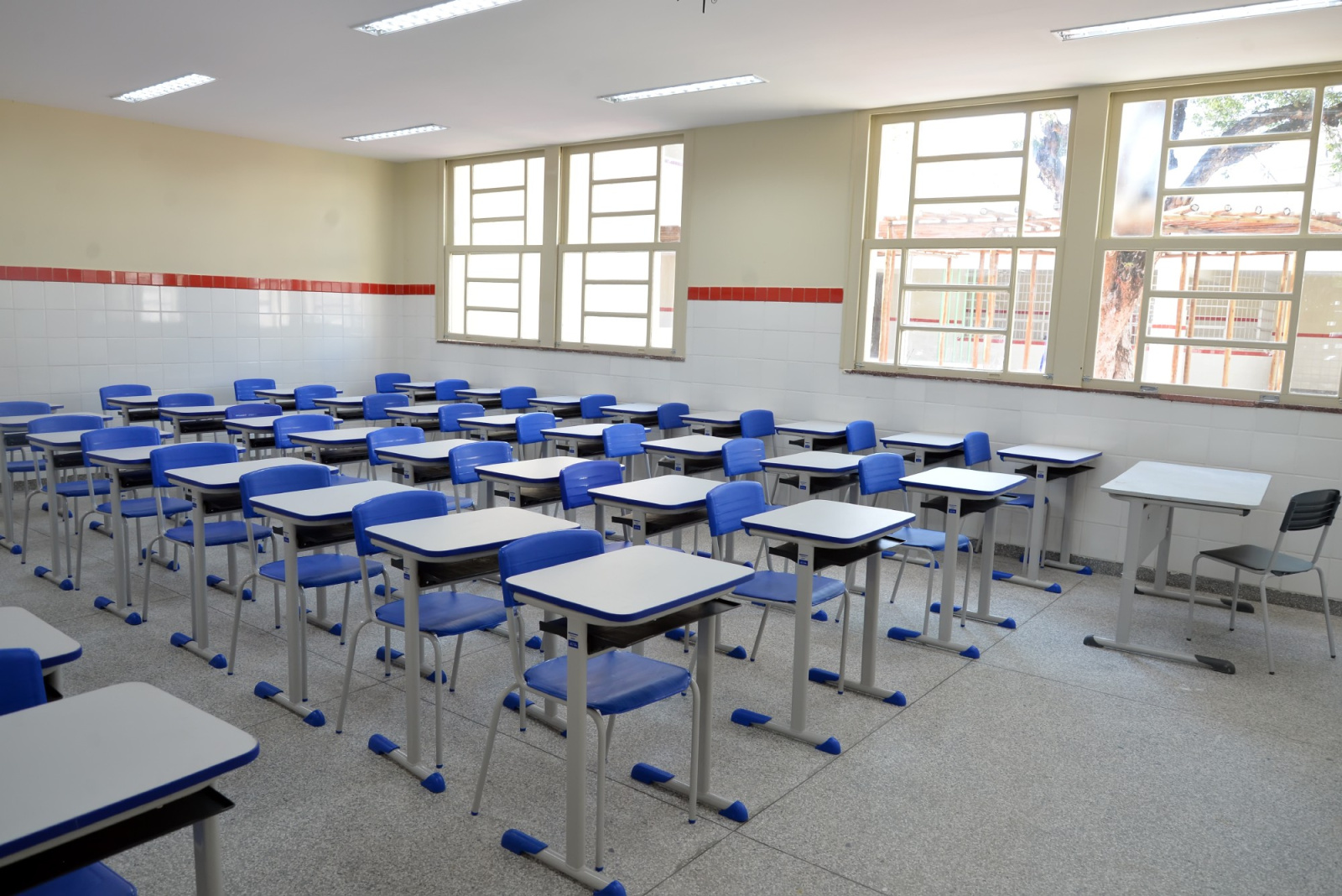 Professores estaduais deflagram paralisação de 48h em Aracaju por escalonamento