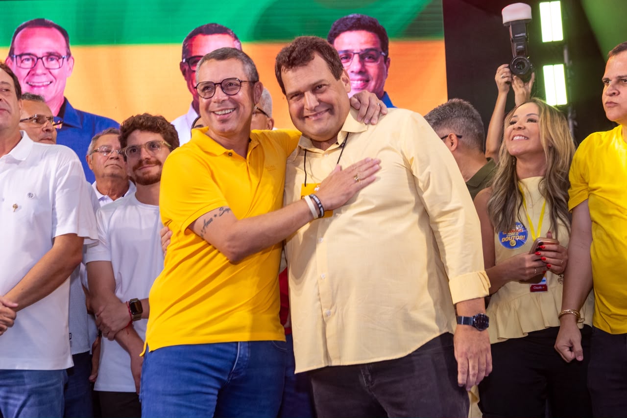 PSB reúne milhares em Aracaju e formaliza apoio a Fábio Mitidieri