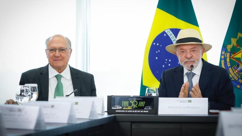PT lança Lula como candidato à reeleição; Alckmin segue como vice