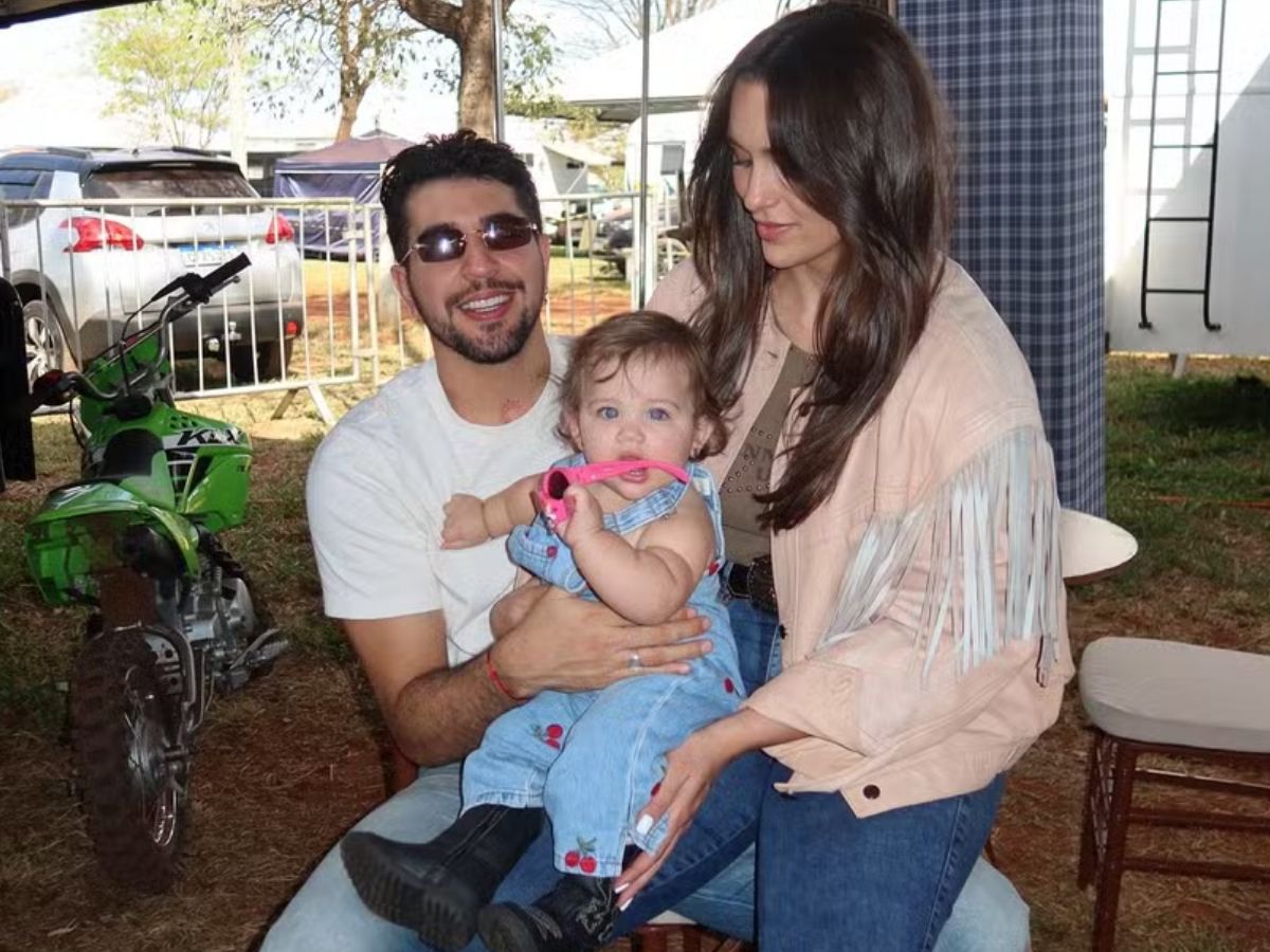 Rafa Kalimann monta acampamento em Barretos, leva a filha e elogia Nattan