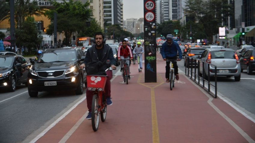 São Paulo dá créditos no Bilhete Único a quem pedalar em setembro