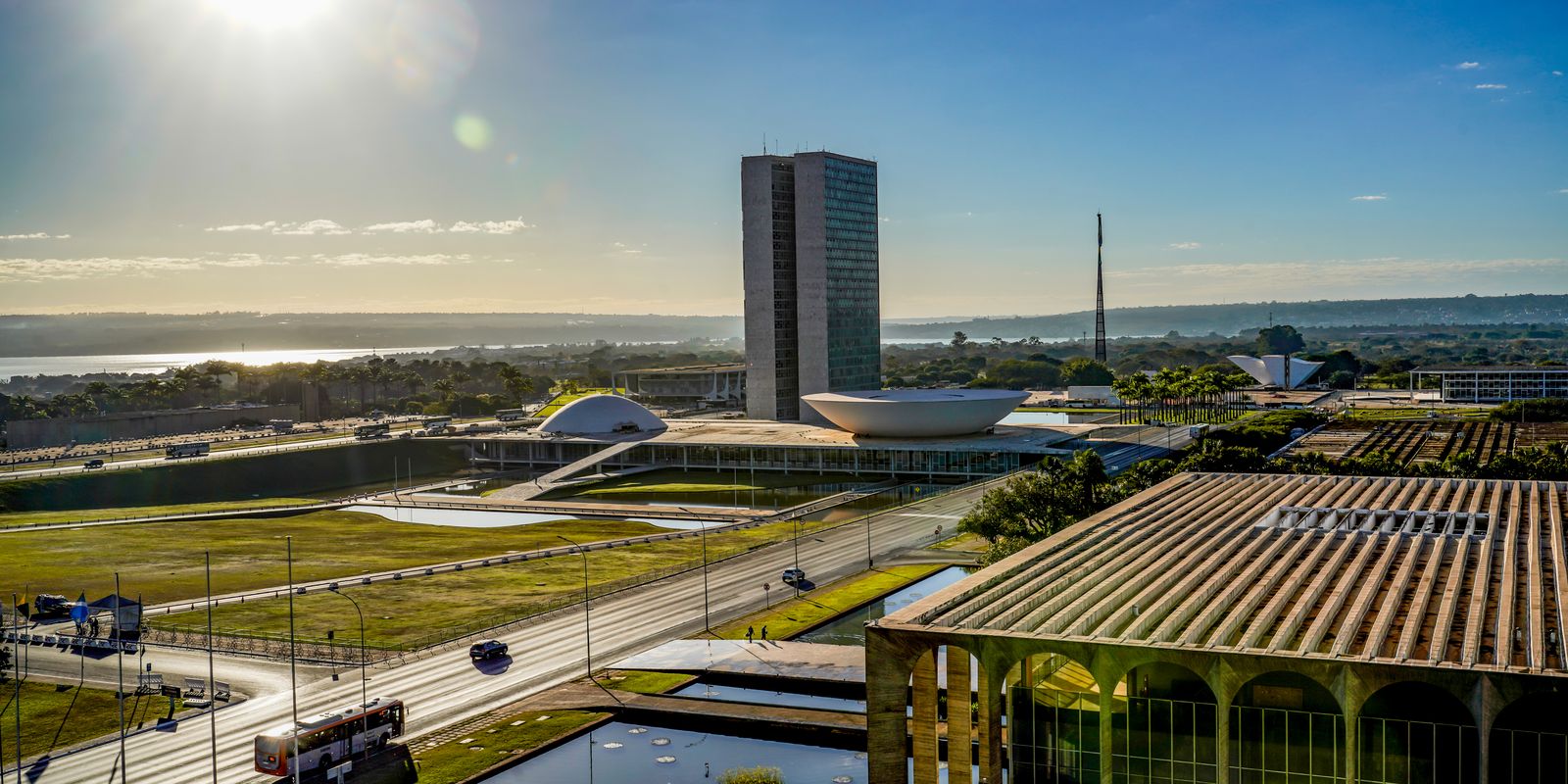Senado começa a analisar projeto que acaba com jornada 6x1